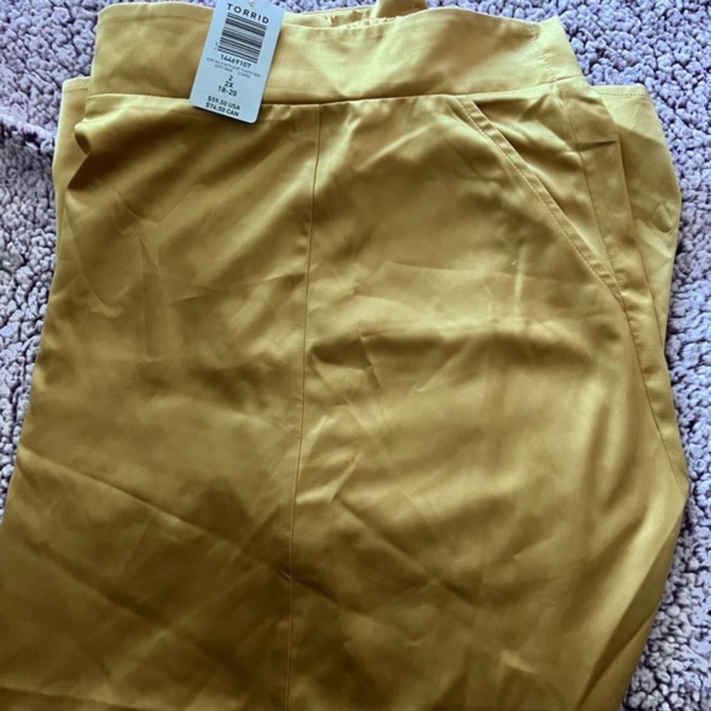 Long Beautiful Gold skirt❤️
